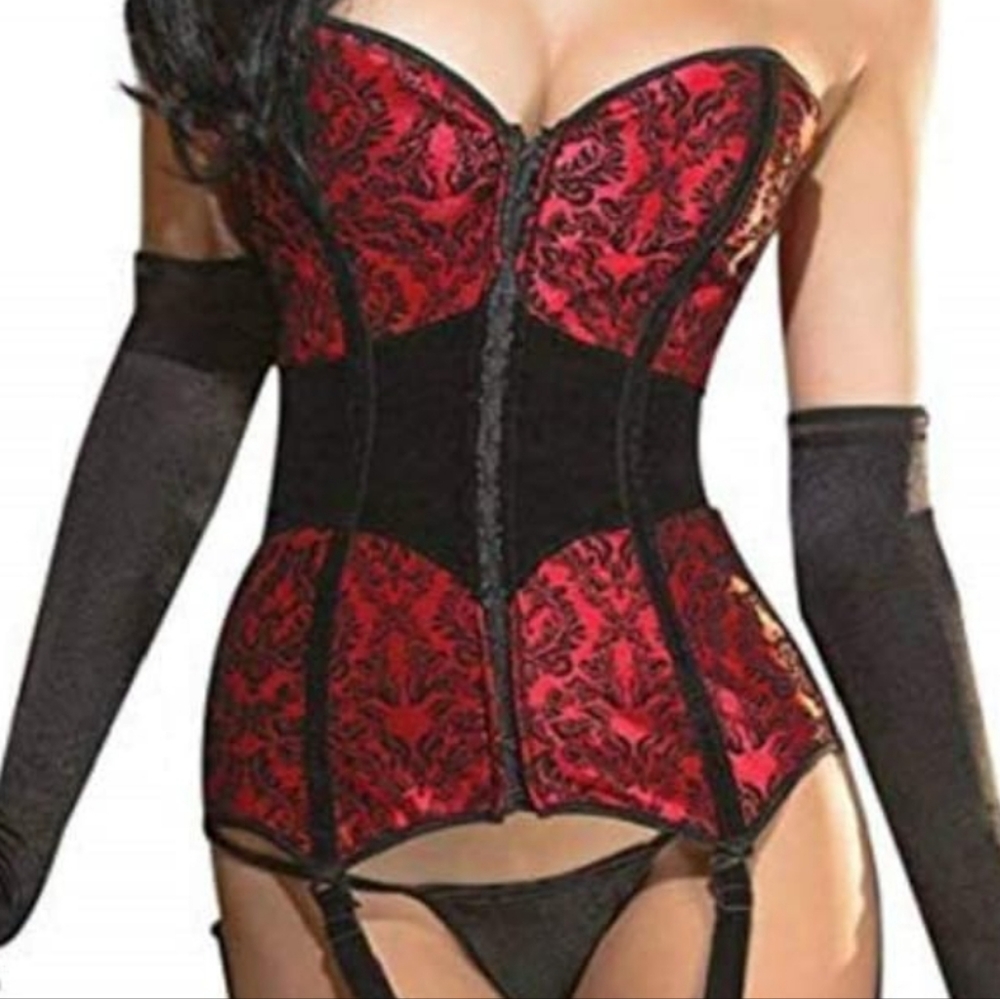 Coquette plus size 1x/2x corset red with black flock velvet ♥️